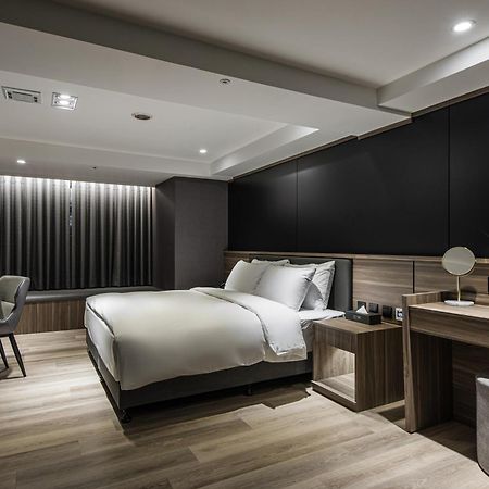 Autumn Willow Hotel Taichung Buitenkant foto
