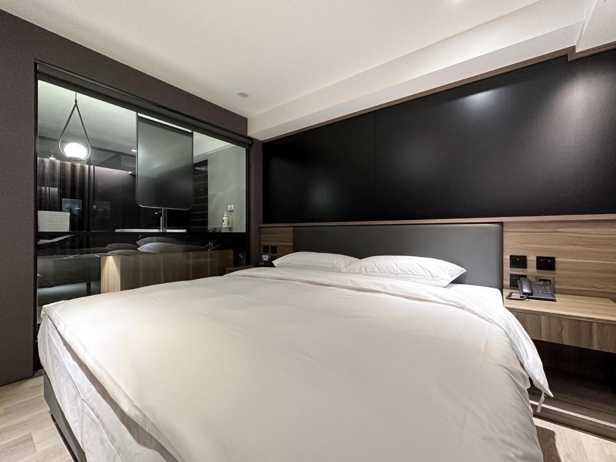 Autumn Willow Hotel Taichung Buitenkant foto