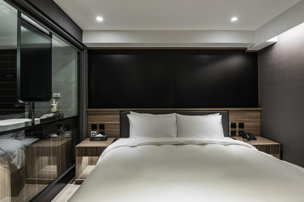 Autumn Willow Hotel Taichung Buitenkant foto