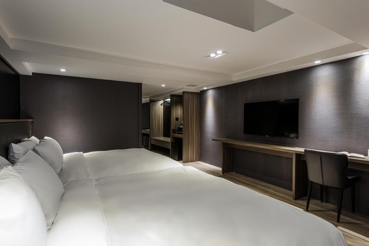 Autumn Willow Hotel Taichung Buitenkant foto