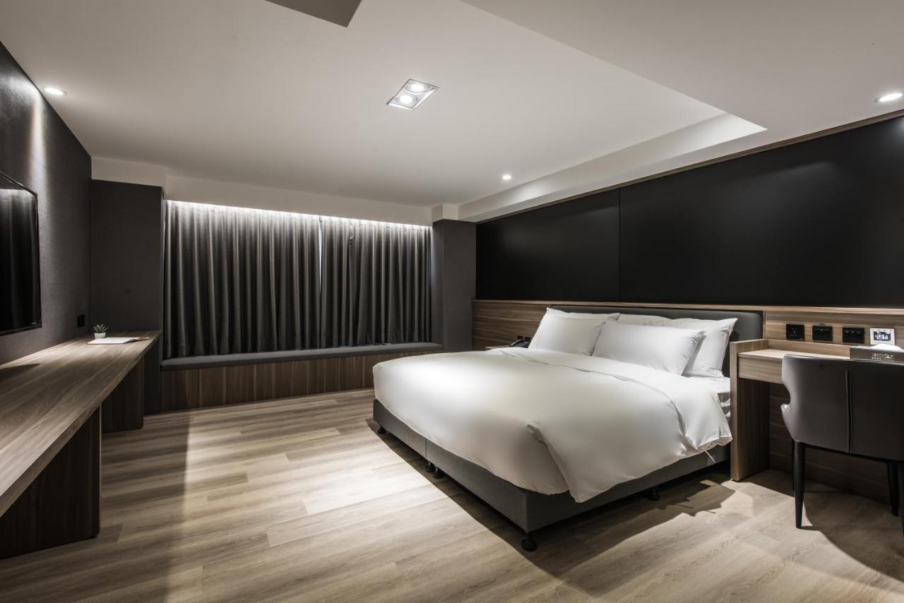 Autumn Willow Hotel Taichung Buitenkant foto