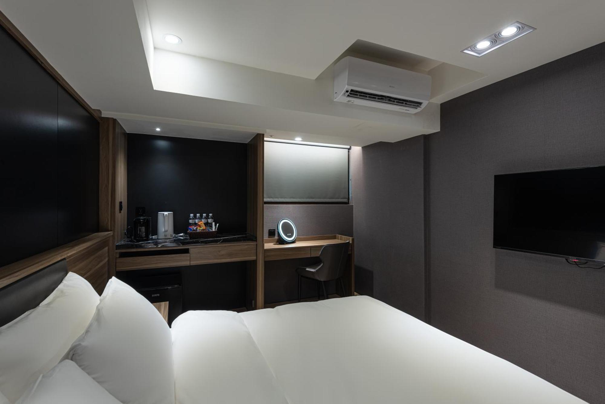 Autumn Willow Hotel Taichung Buitenkant foto