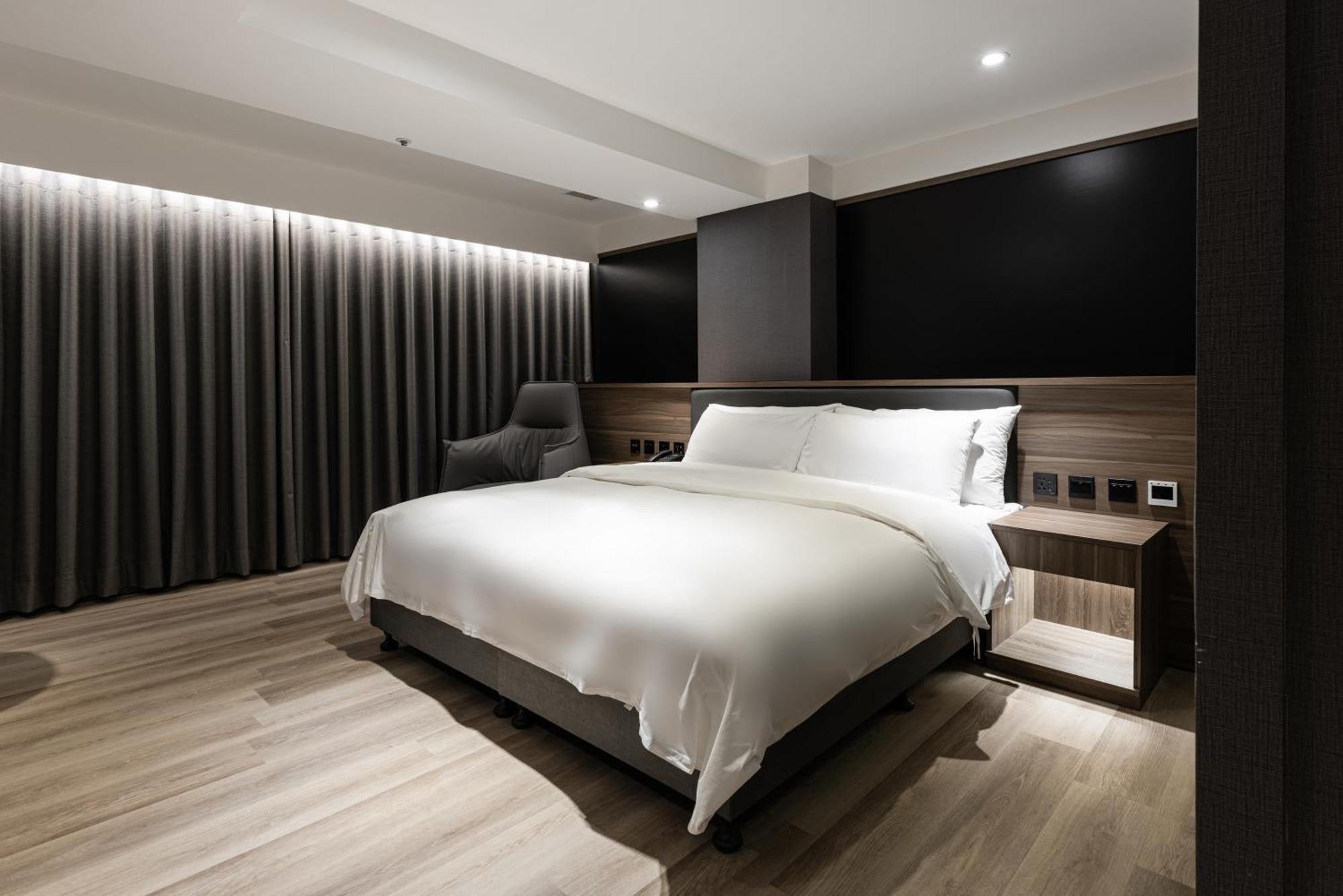Autumn Willow Hotel Taichung Buitenkant foto
